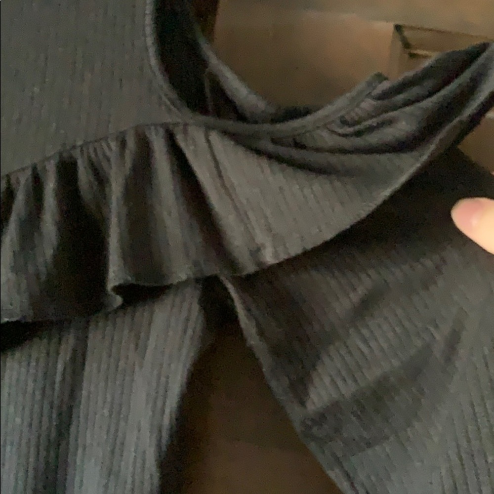 Black Cold Shoulder LS - Picture 2 of 4